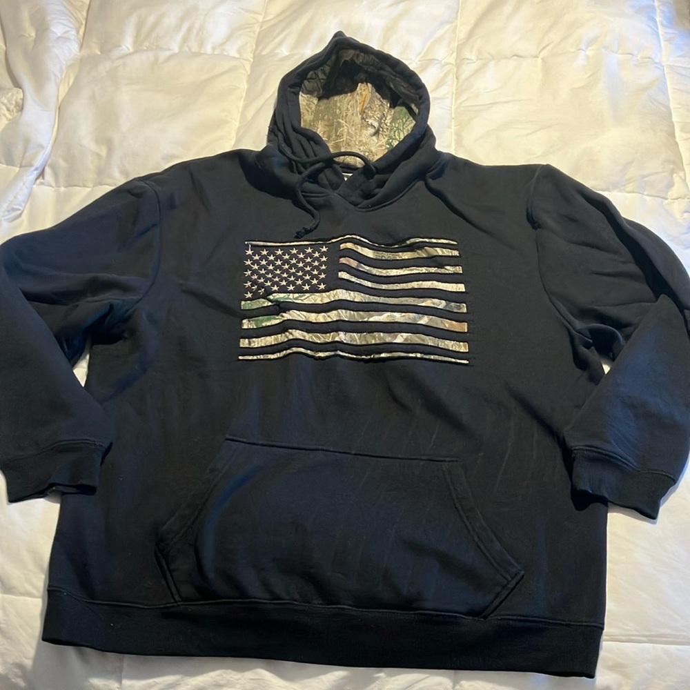 Men’s black and camo American flag hoodie